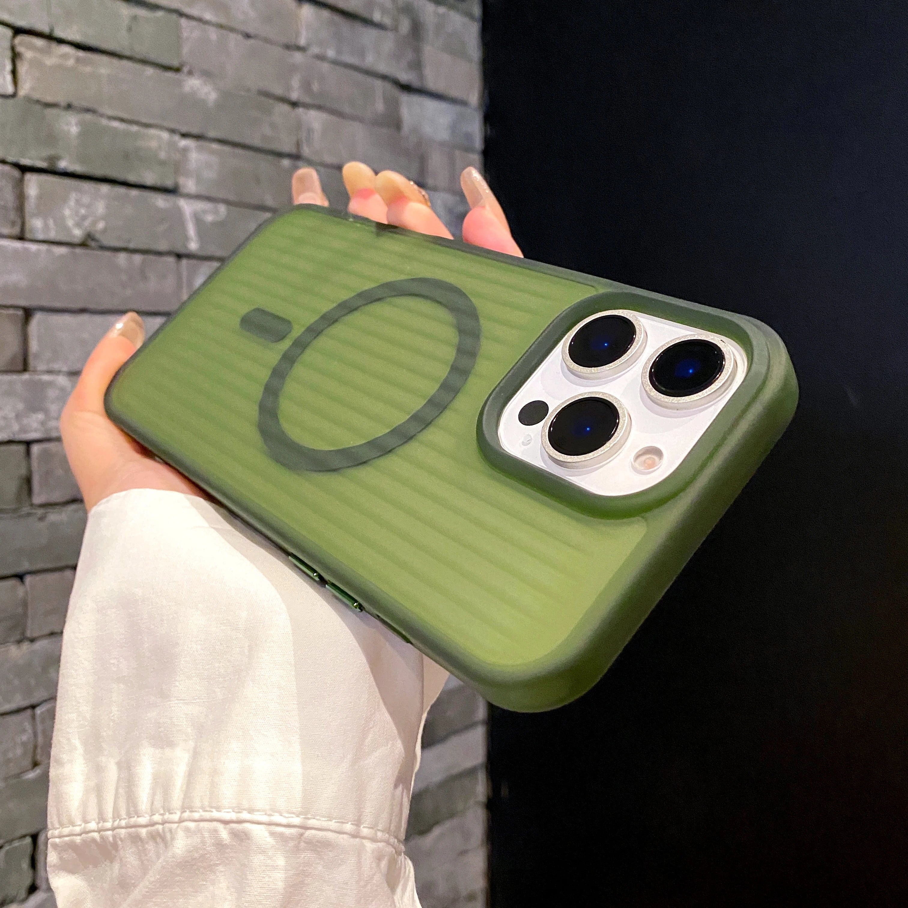 MagSafe Stripe Case