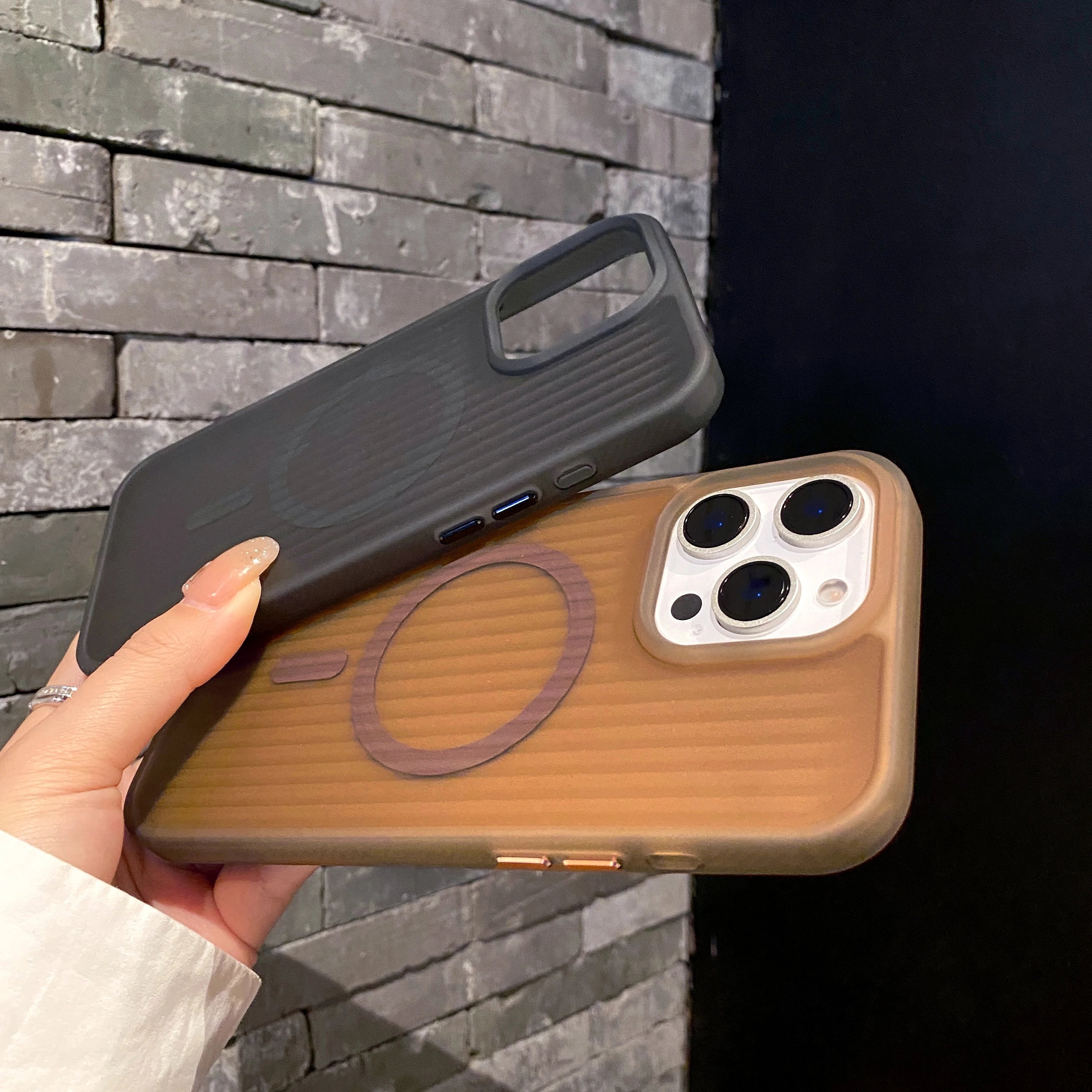 MagSafe Stripe Case