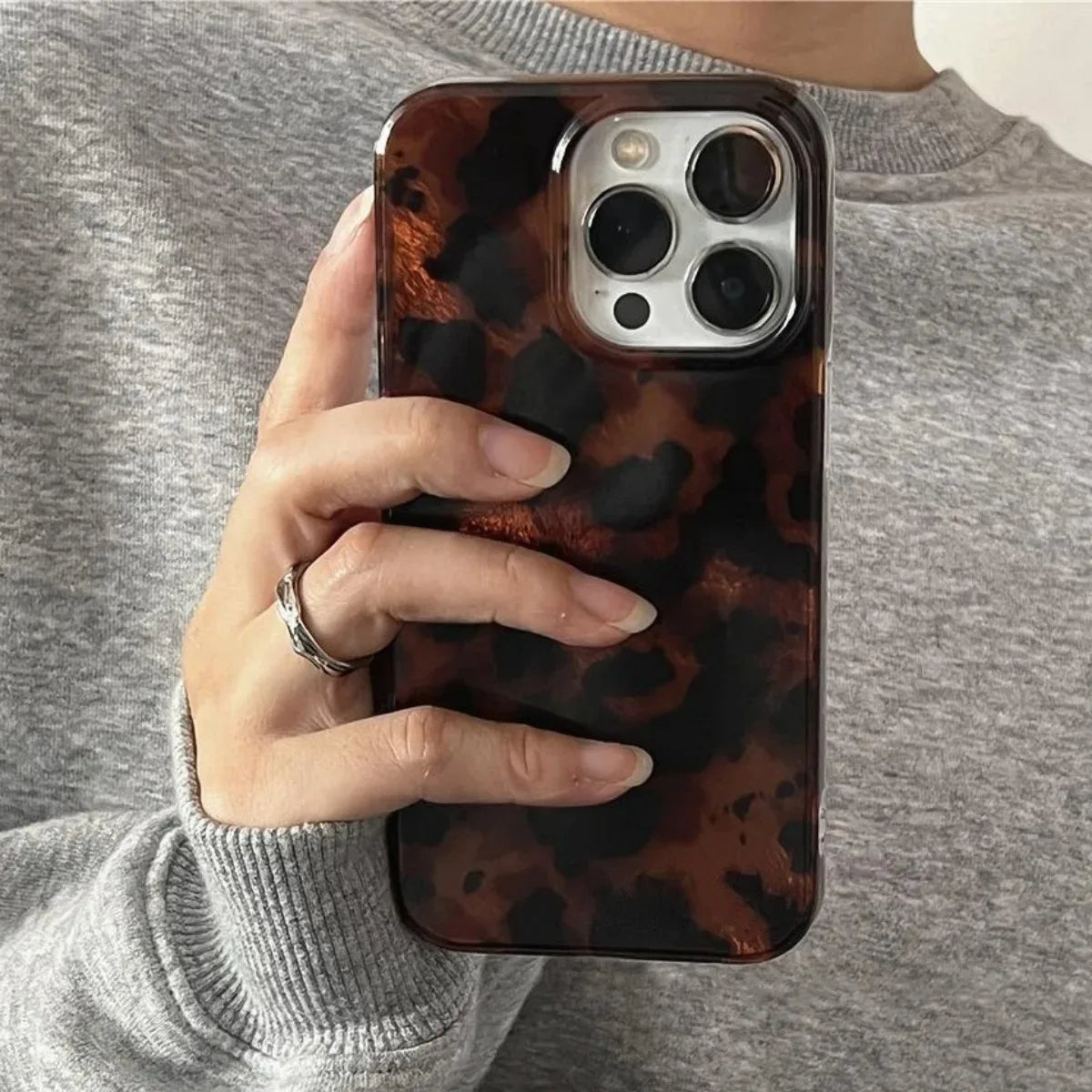 Retro Amber Leopard Case